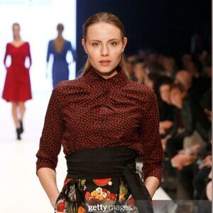 Marianna Deri‎ Fiona Red Polka Dot High Neck Wrap Long Sleeve Top